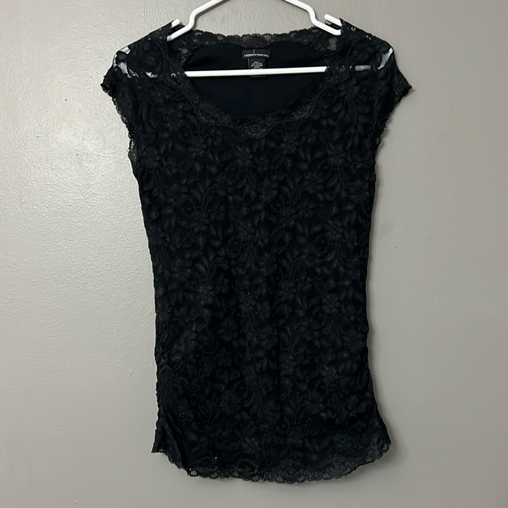 Lacy fitted top